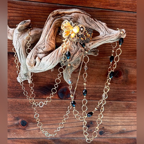 FINAL PRICE! 2 Lovely Gold Necklaces 40+” & a Stunning Golden Butterfly Cuff - Picture 4 of 10